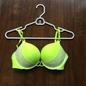 Victoria Secret Bombshell