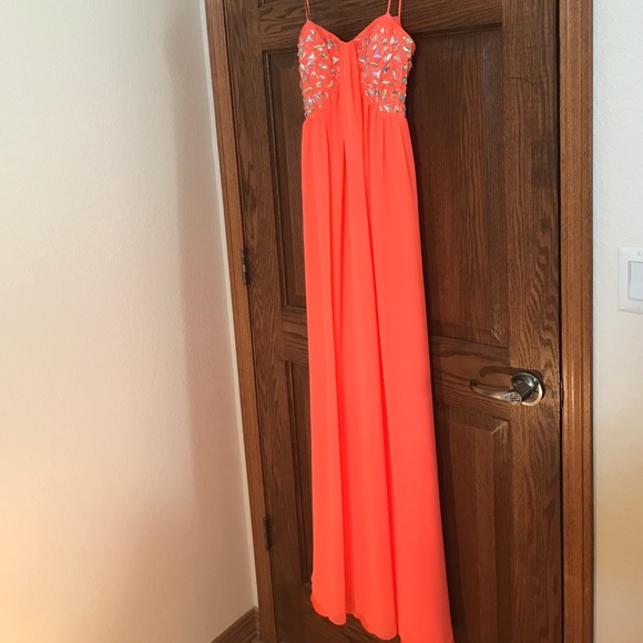 Prom Dress - Picture 4 of 7