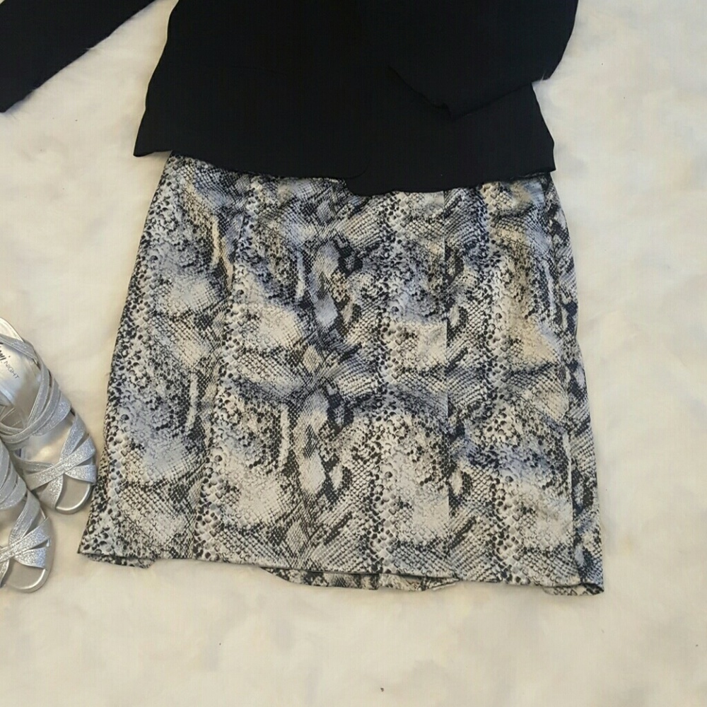 Satin feel snakeskin print skirt