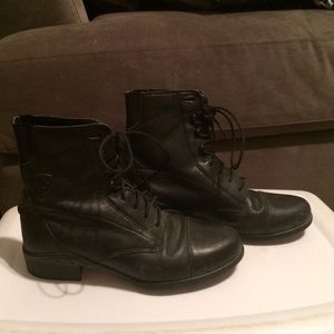 Black Ariat leather boots