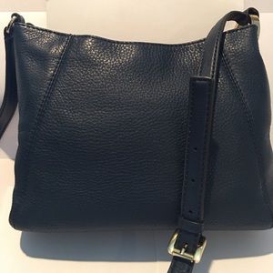 100% Authentic Michael Kors Shoulder bag.