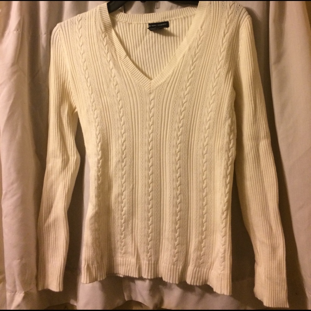 Cream colored sweater New York and company