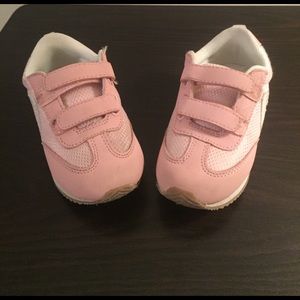 Size 9 pink tennis shoes