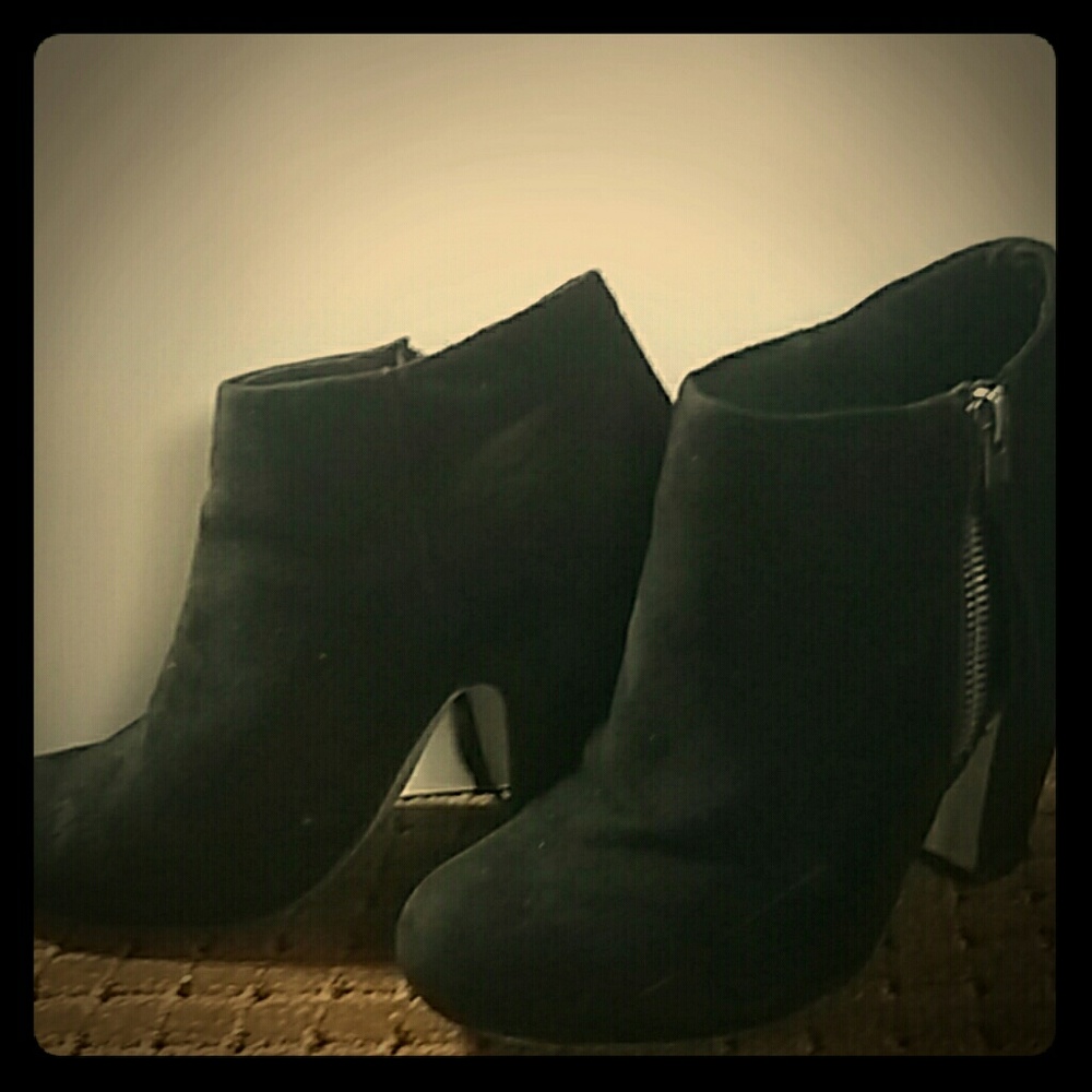 Black Ankel Zip-Up Boots