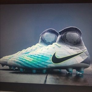 Meet your Posher, Adrian