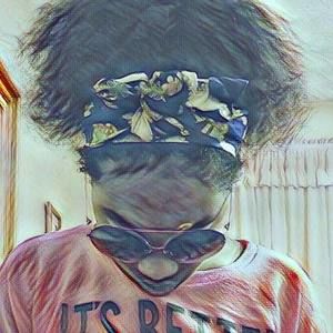 Meet your Posher, Alona