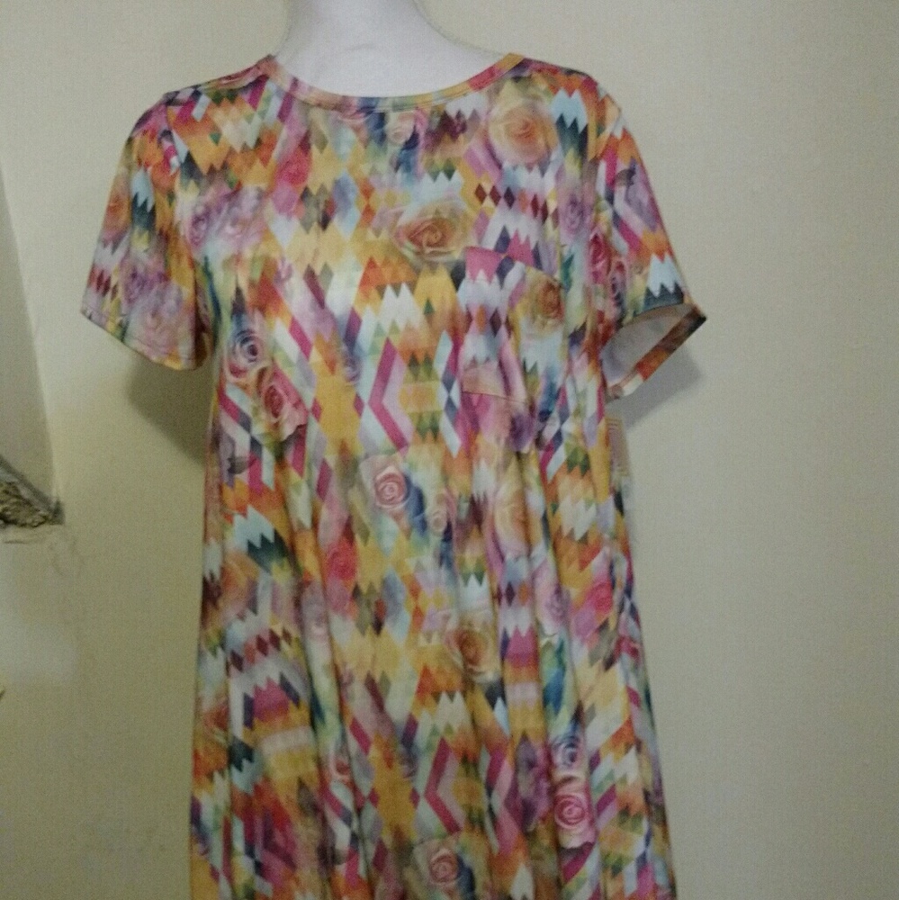 Size medium Lularoe Carly