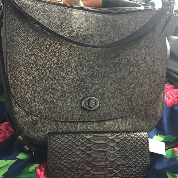 TURNLOCK HOBO IN PEBBLE LEATHER with wallet - Picture 1 of 1