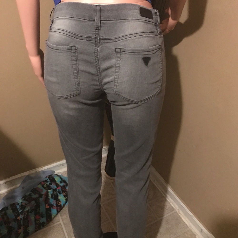Guess - Picture 2 of 4