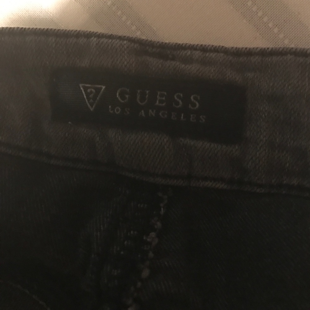 Guess - Picture 4 of 4