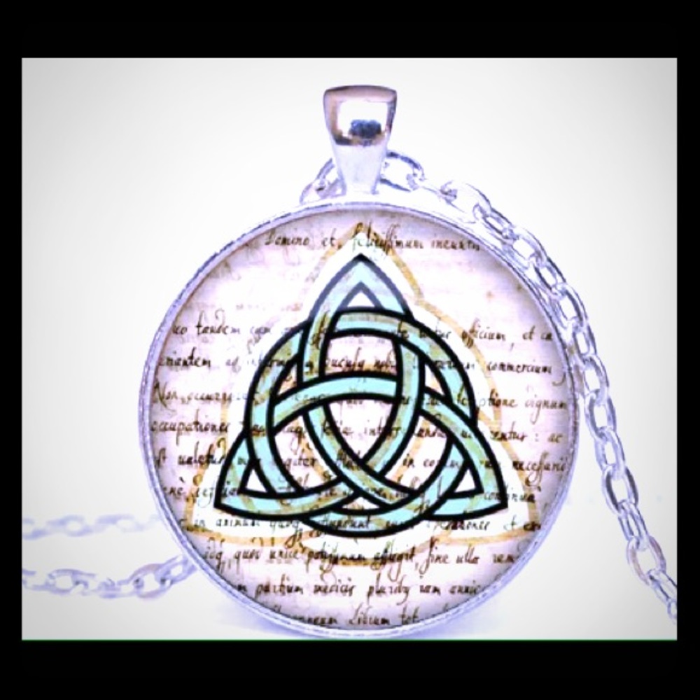 Celtic Triquettra Pendant Set Wiccan Magick