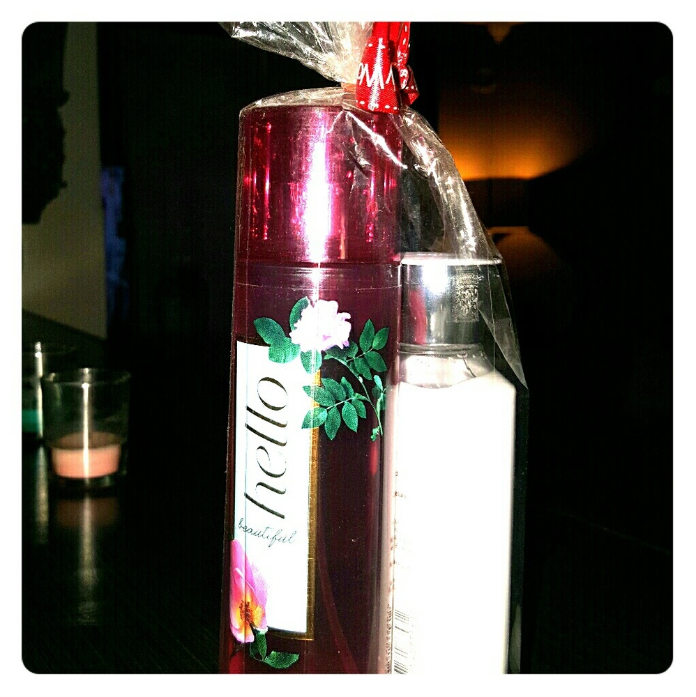Nwt Bath and bodyworks gift set