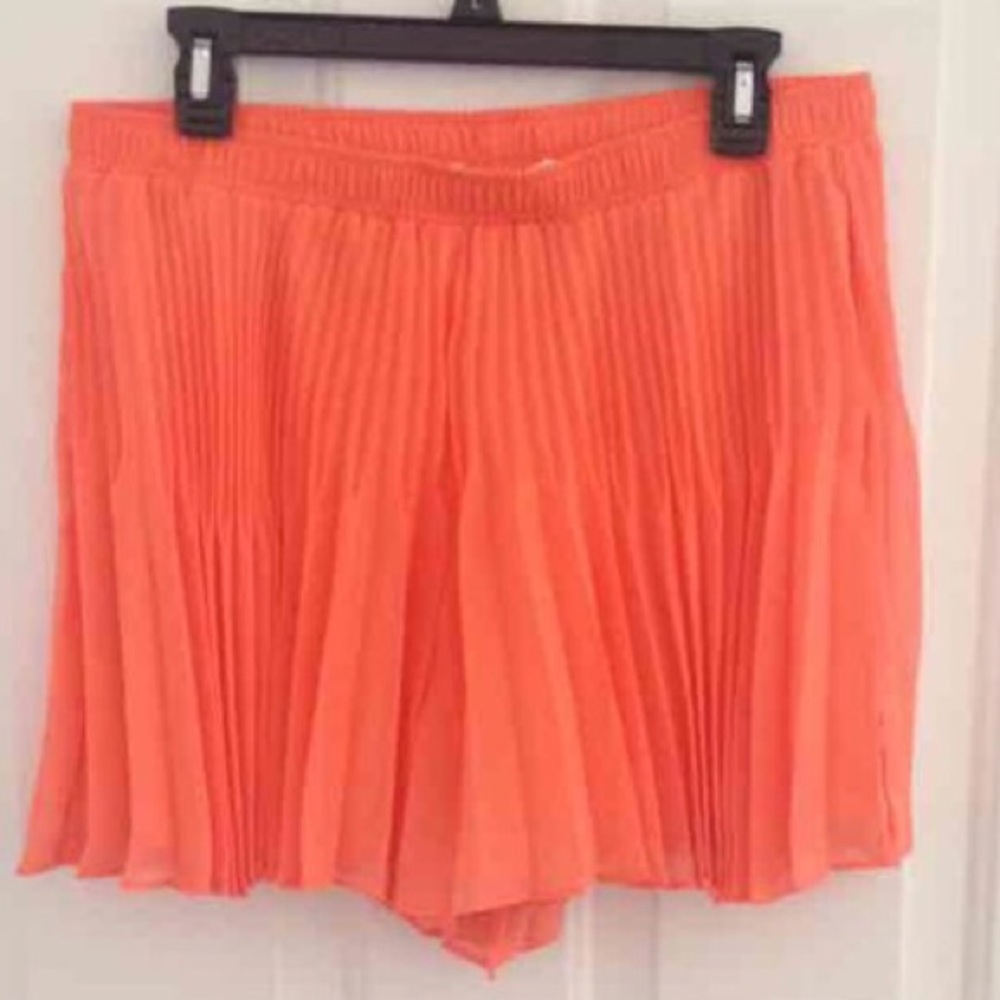 NWT BCBGeneration pleated shorts