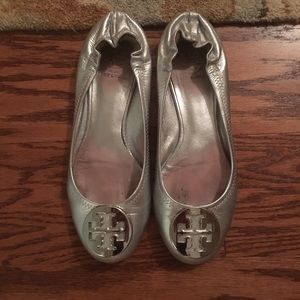 Tory Burch 'Reva' Metallic Silver Ballerina Flat