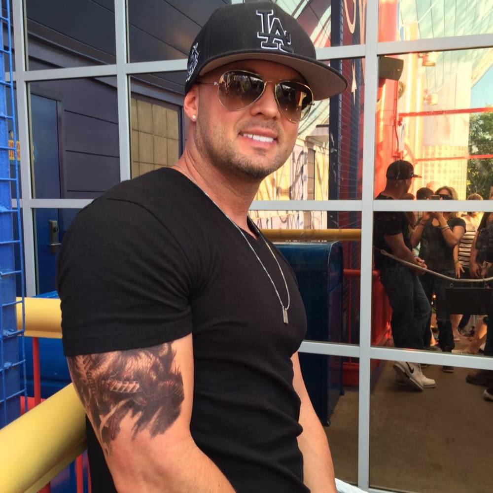 Meet your Posher, Travis