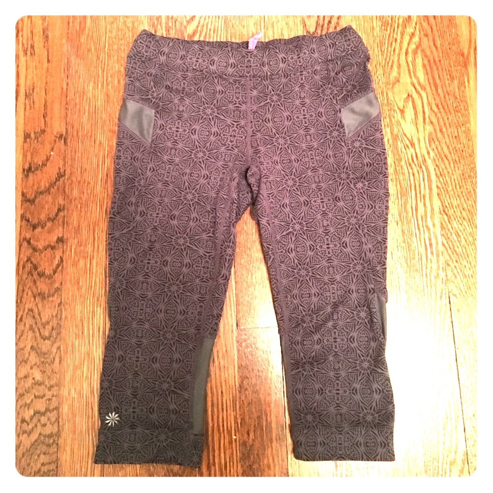 Athleta Patterned Crops Size Small