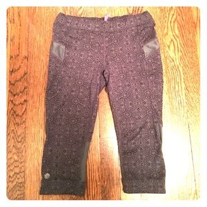 Athleta Patterned Crops Size Small
