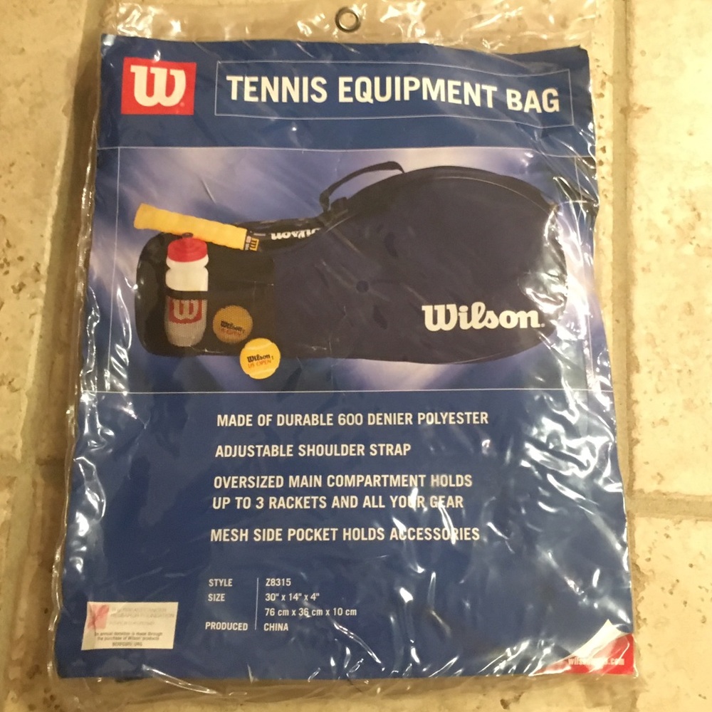 🎾*SOLD* Wilson navy tennis bag🎾