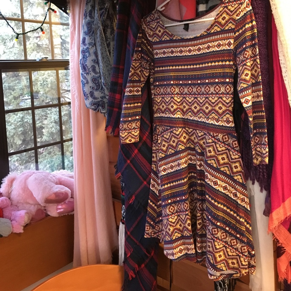 Aztec print mini dress with long sleeves