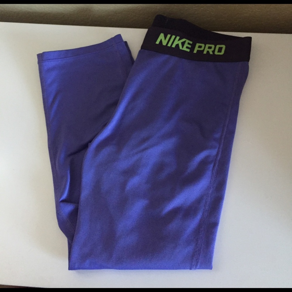 Nike pro purple cropped leggings