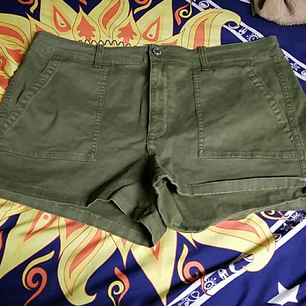 NWOT Green American Eagle Hi-Rise Shortie
