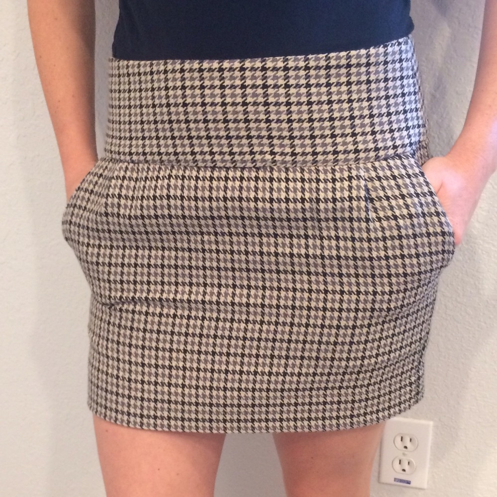 Banana Republic Skirt - Herringbone Black/Brown