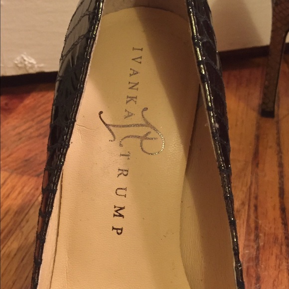 Silver/Gray Snakeskin Ivanka Trump Pumps - Picture 3 of 3