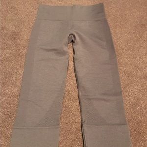 Lululemon seamlessly street crop