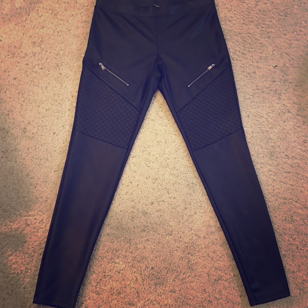 Stylish faux leather leggings!