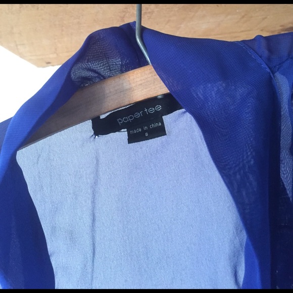 Pleated navy chiffon tank top with neck tie - Picture 2 of 3