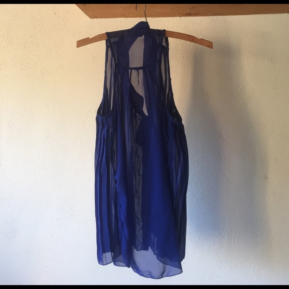 Pleated navy chiffon tank top with neck tie - Picture 3 of 3