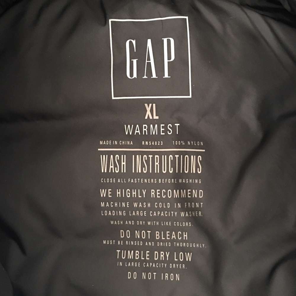 SOLD!! GAP Puffer Vest