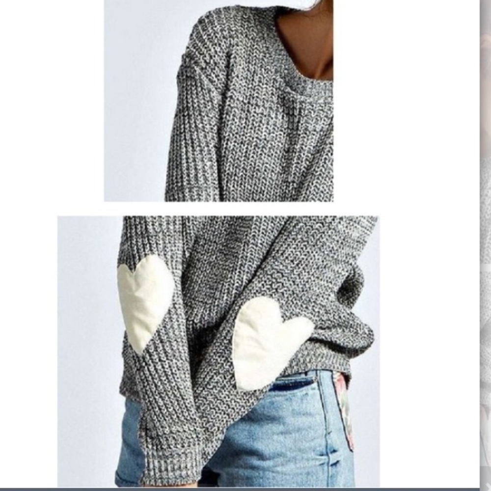 😱LAST ONE!😱 Soft Knit Gray Sweater w/Hearts - Picture 4 of 4
