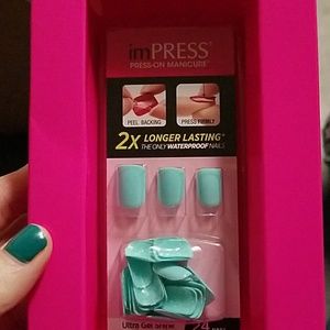Impress press on self stick nails