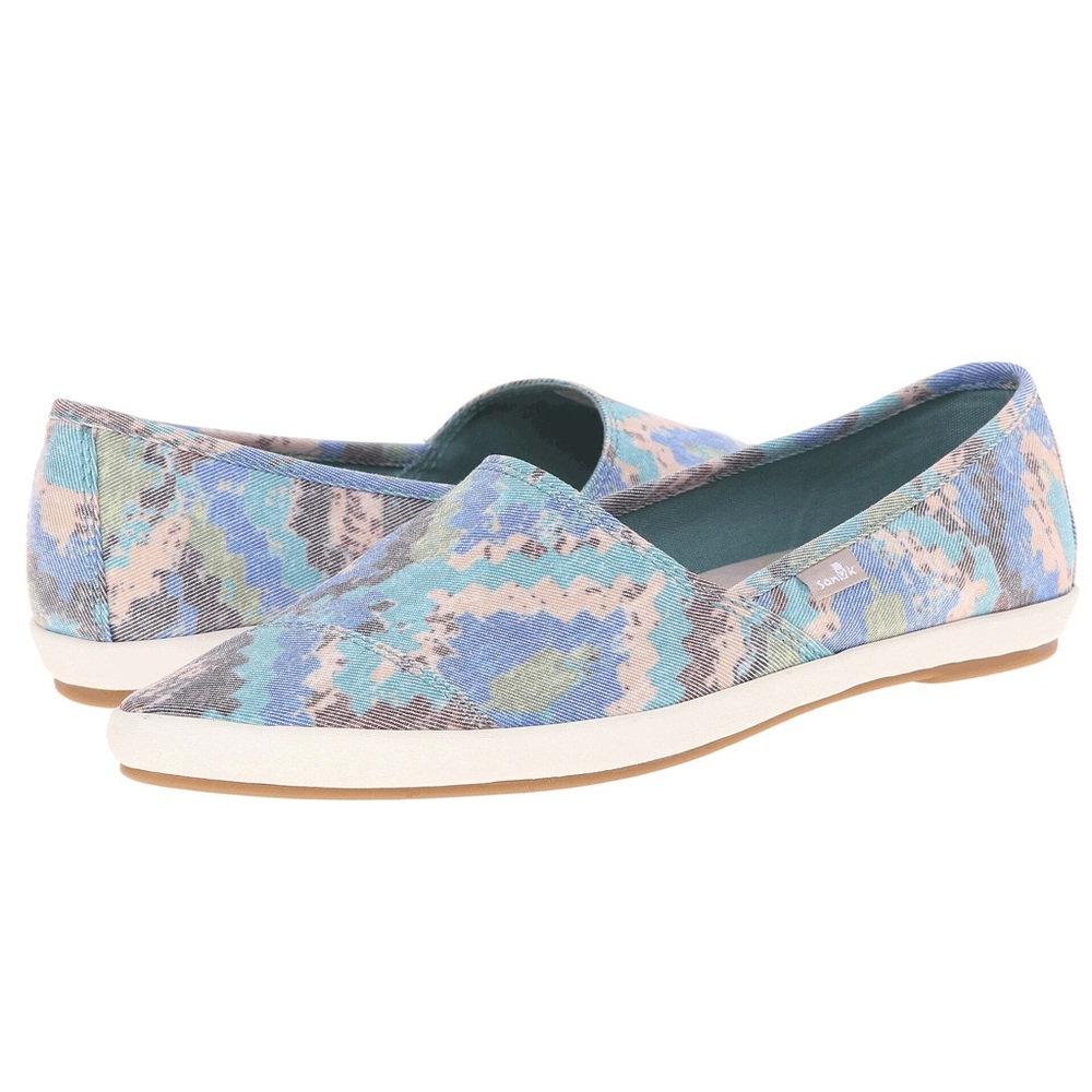 Sanuk Slip-on Canvas Flats