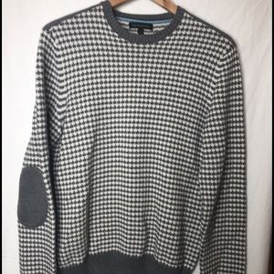 Banana Republic crew neck houndstooth sweater