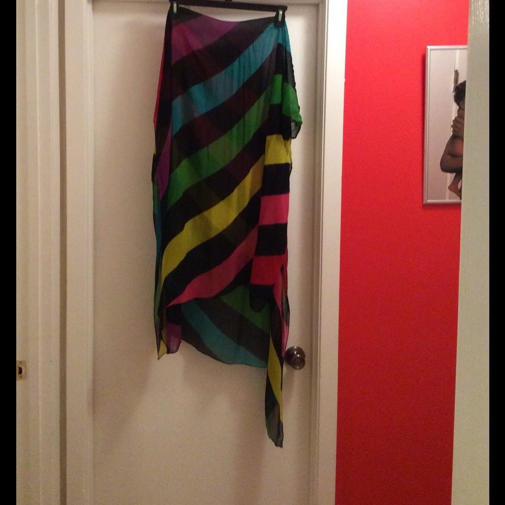 Beautiful multicolor scarf that's very large!