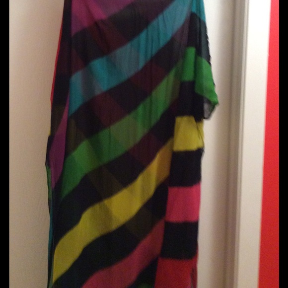 Beautiful multicolor scarf that's very large! - Picture 2 of 4