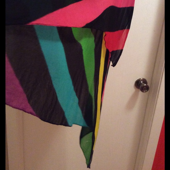 Beautiful multicolor scarf that's very large! - Picture 3 of 4