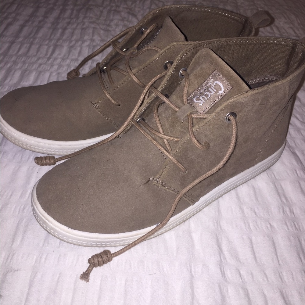 High tops