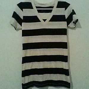 V-neck striped T-shirt