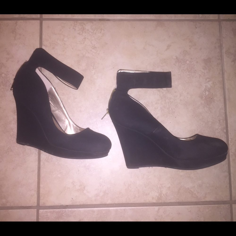 Quipid ankle strap wedges