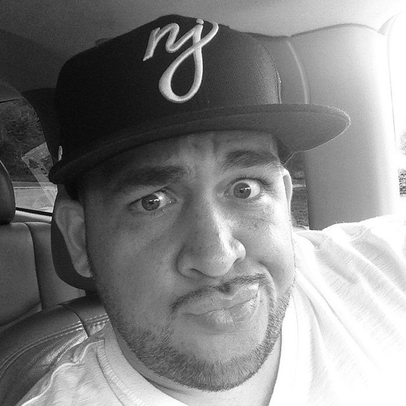 Meet your Posher, Carlos - Picture 1 of 1