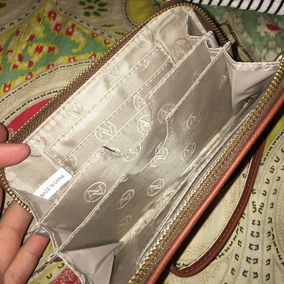 Wallet - Picture 3 of 6