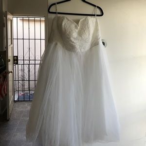 NEVER WORN, PLUS SIZE ModCloth Wedding Dress WHITE