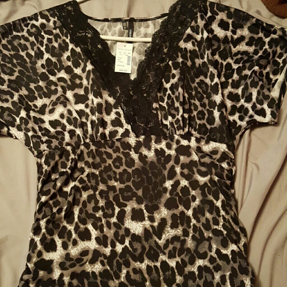 Brand new w/tags Maurices top