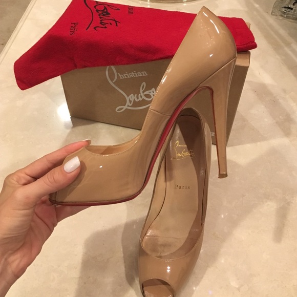 Christian Louboutin heals - Picture 2 of 4