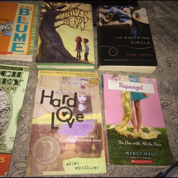 Books - Picture 2 of 4