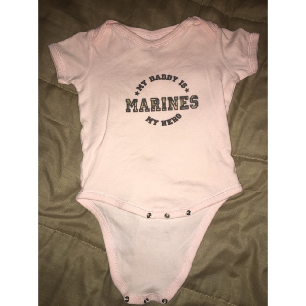 My daddy is my hero baby onesie