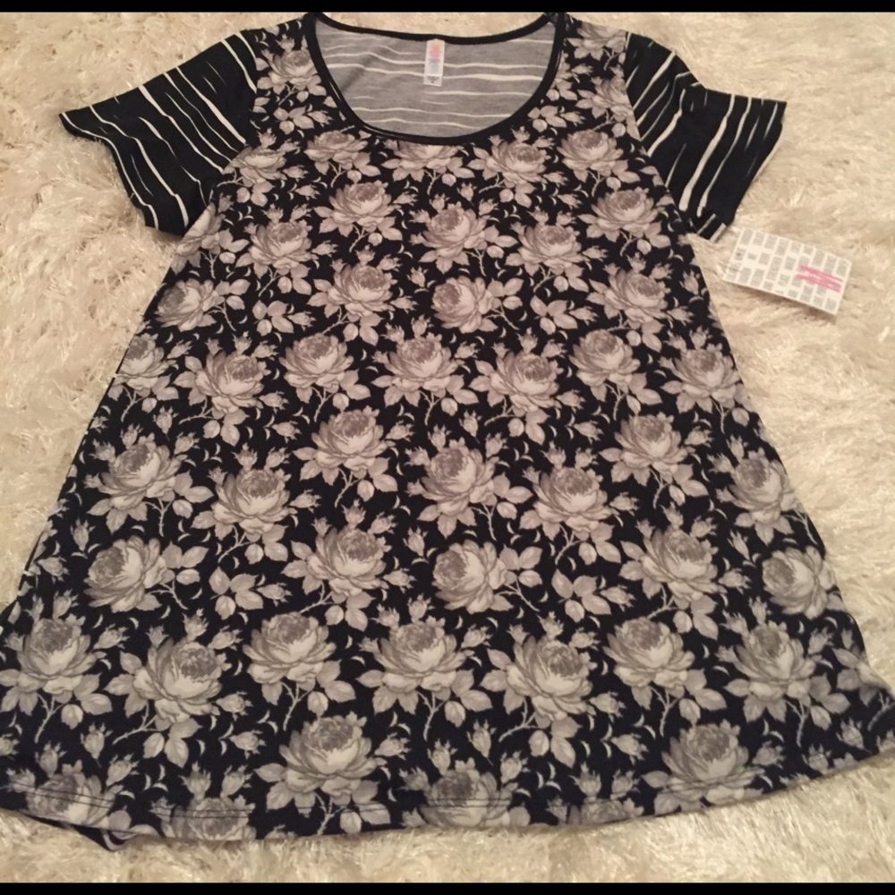 LuLaRoe Classic tee
